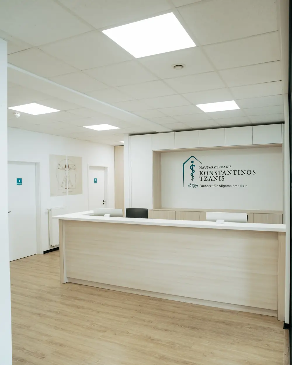 Empfang der Hausarztpraxis Tzanis am Sternplatz